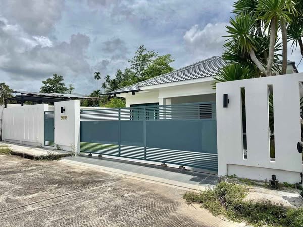 Detached House for Sale