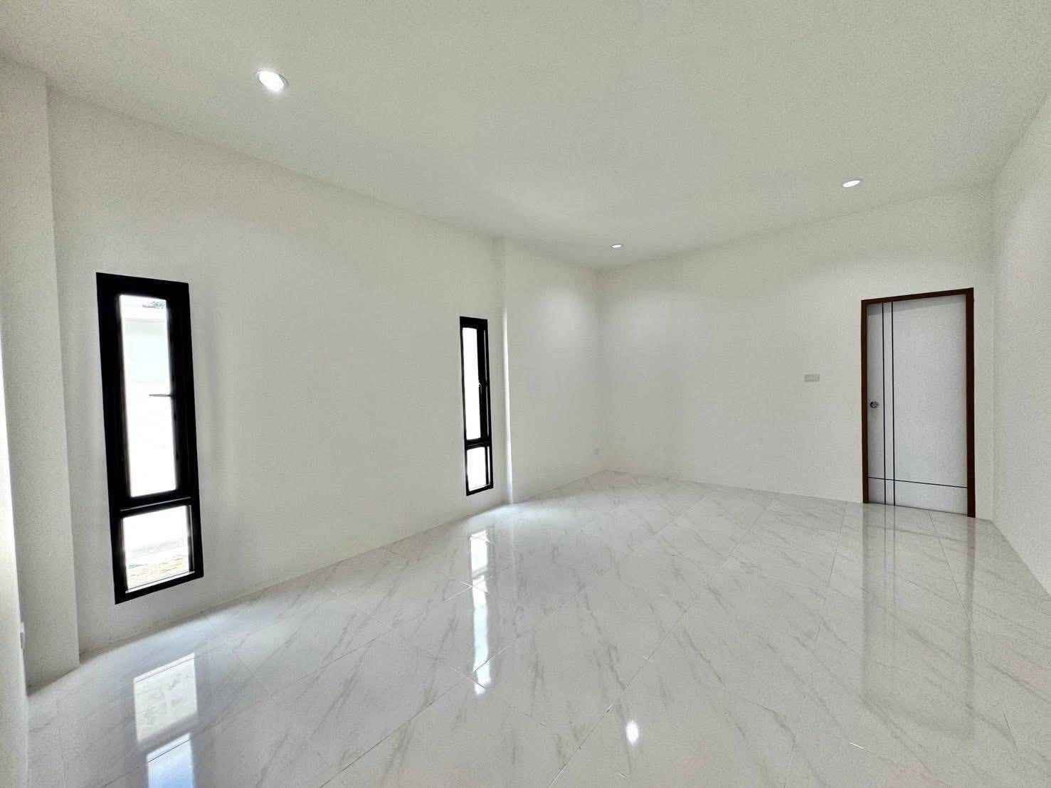 Detached House for Sale