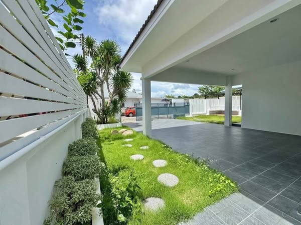Detached House for Sale