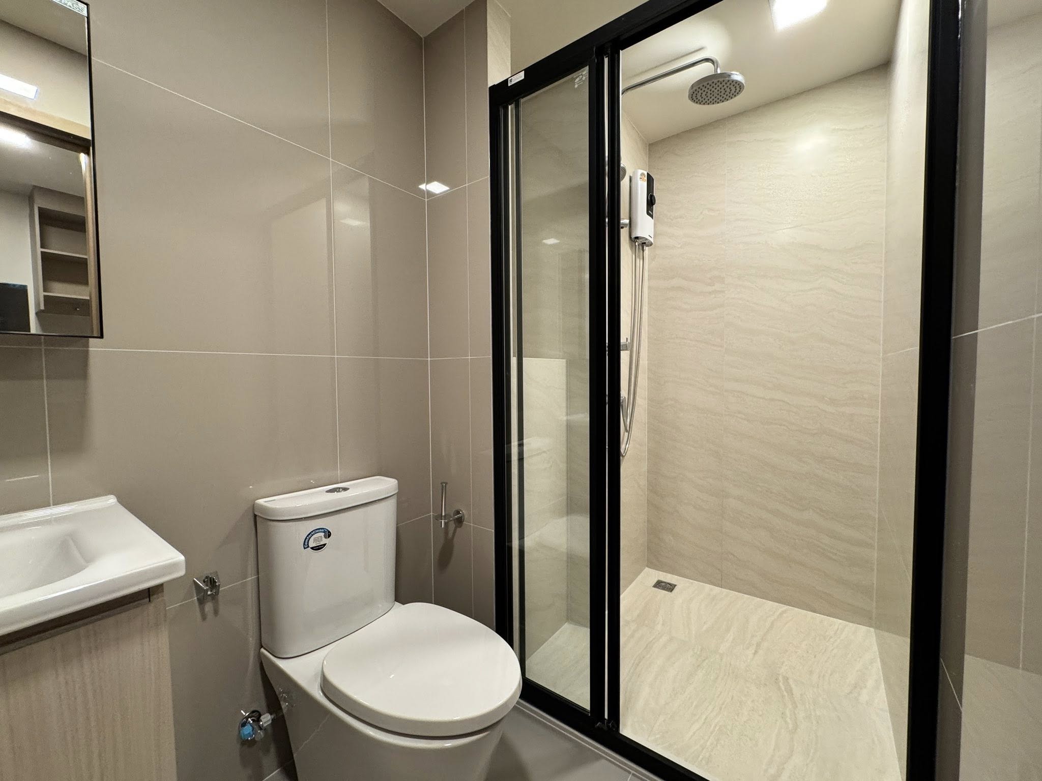 One Bedroom Condo For Rent