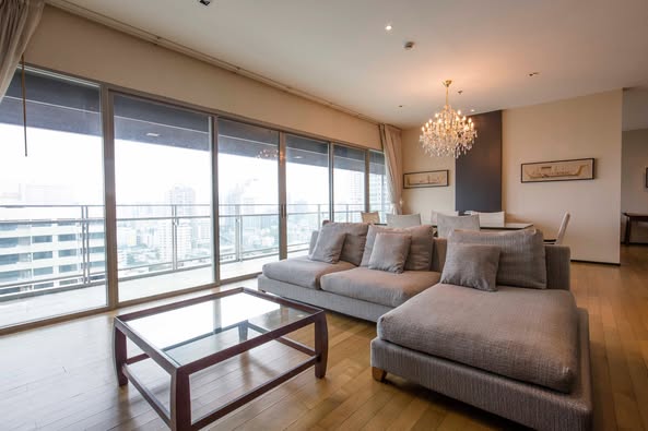 Large Three Bed Room Apartment For Rent
