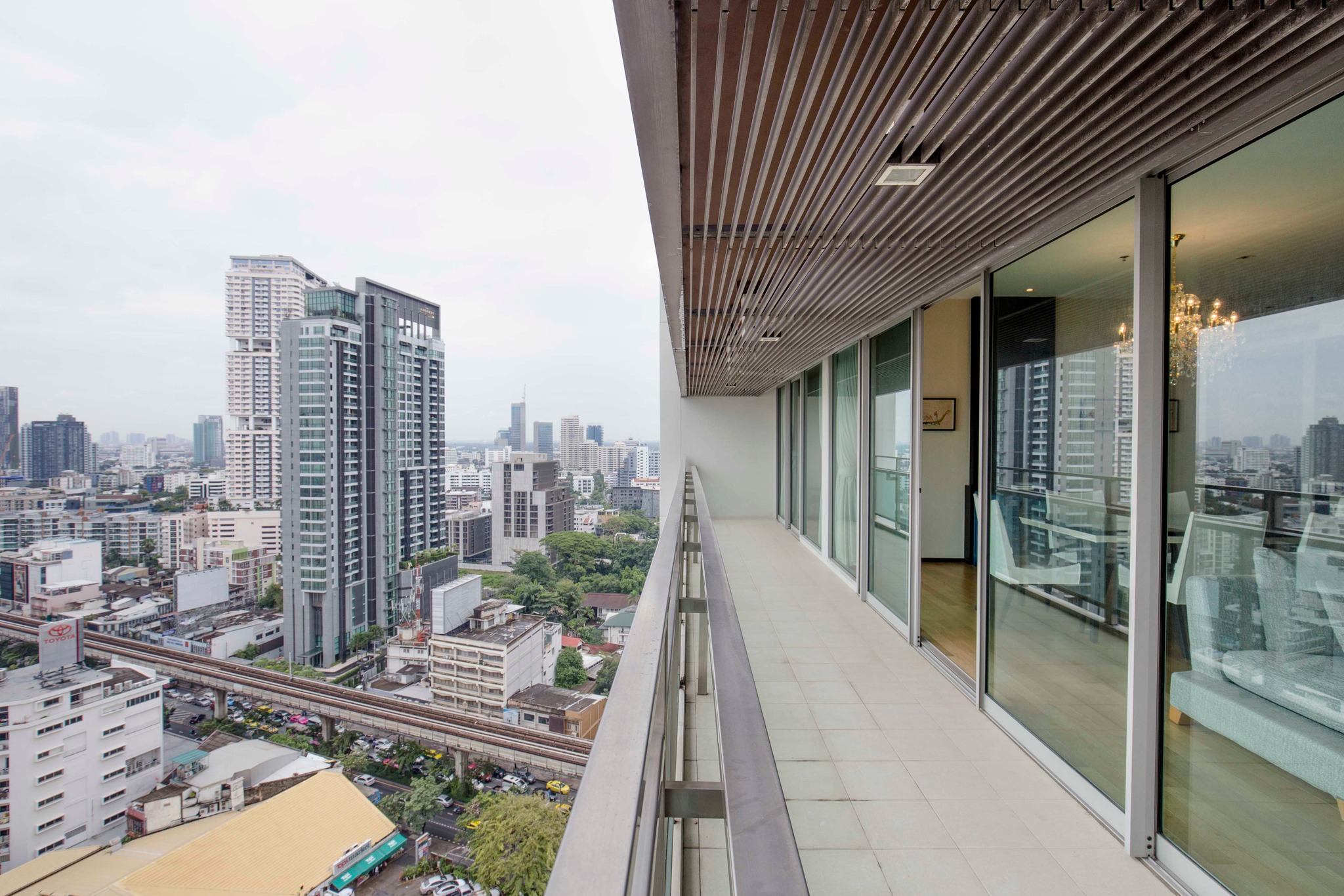 Large Three Bed Room Apartment For Rent