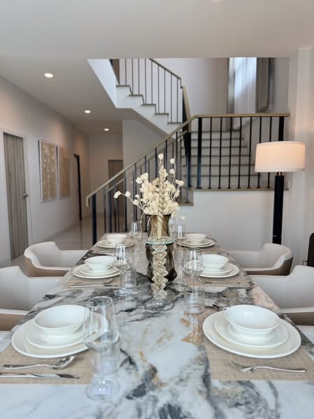 Luxury Detached House For Rent