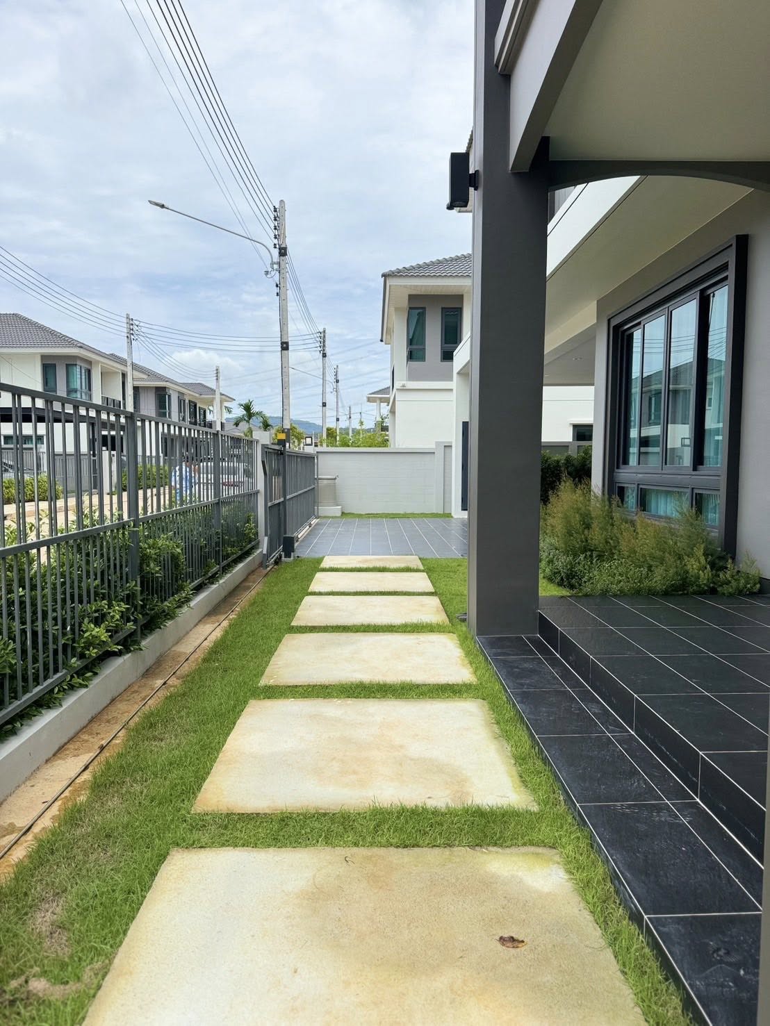 Luxury Detached House For Rent