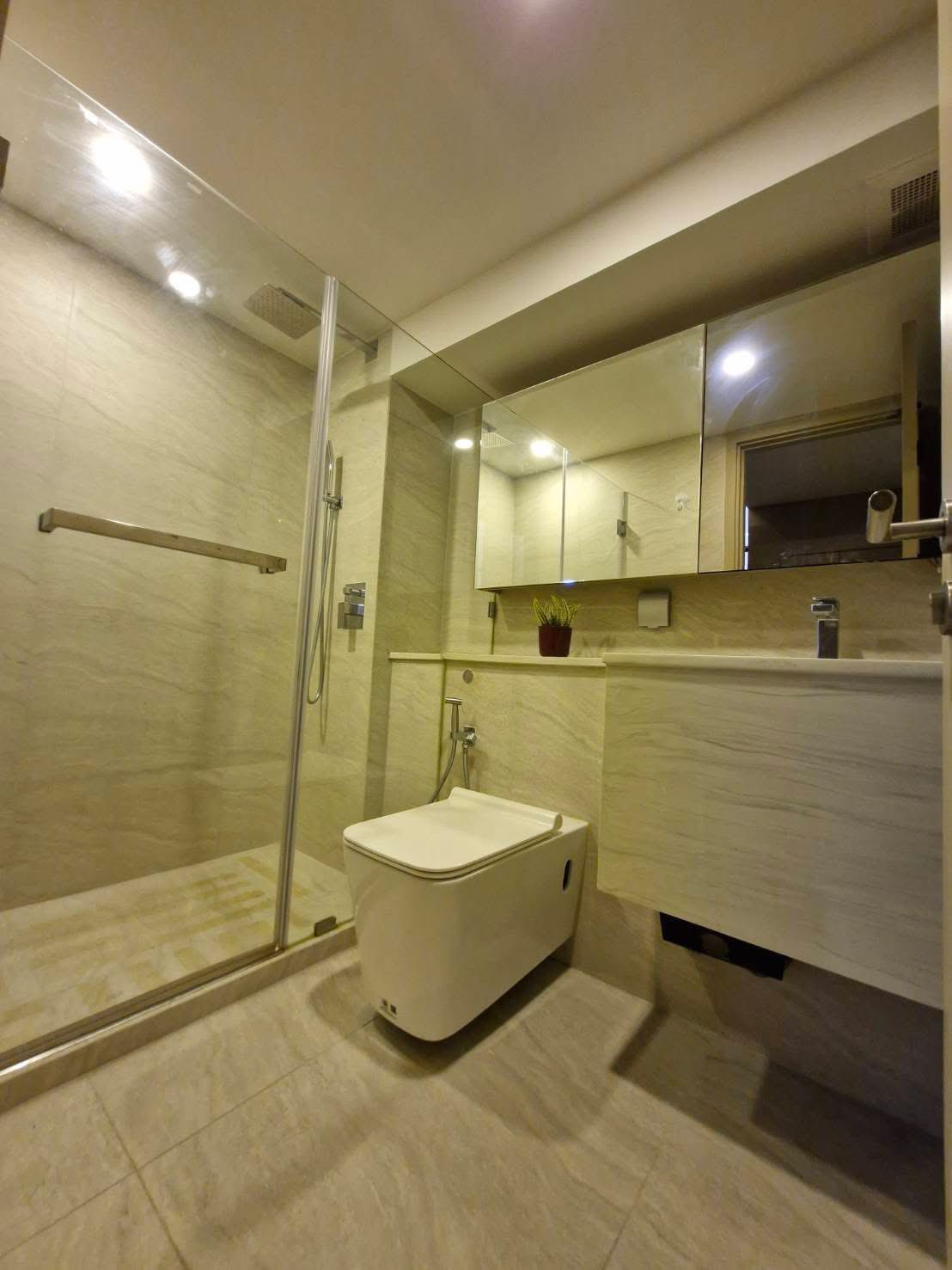 Duplex Two Bedroom Apartment For Rent 