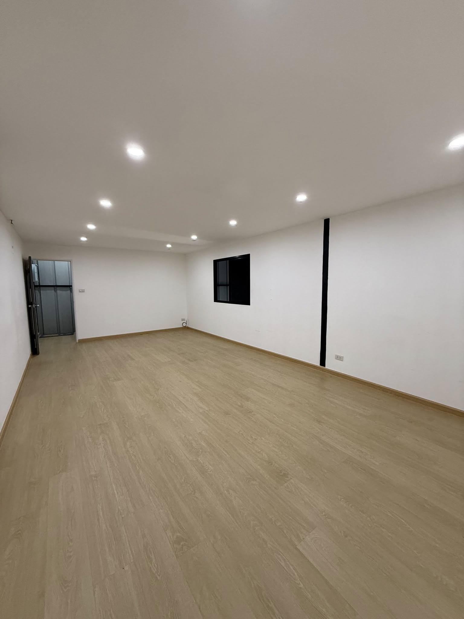 Warehouse with Office For Rent
