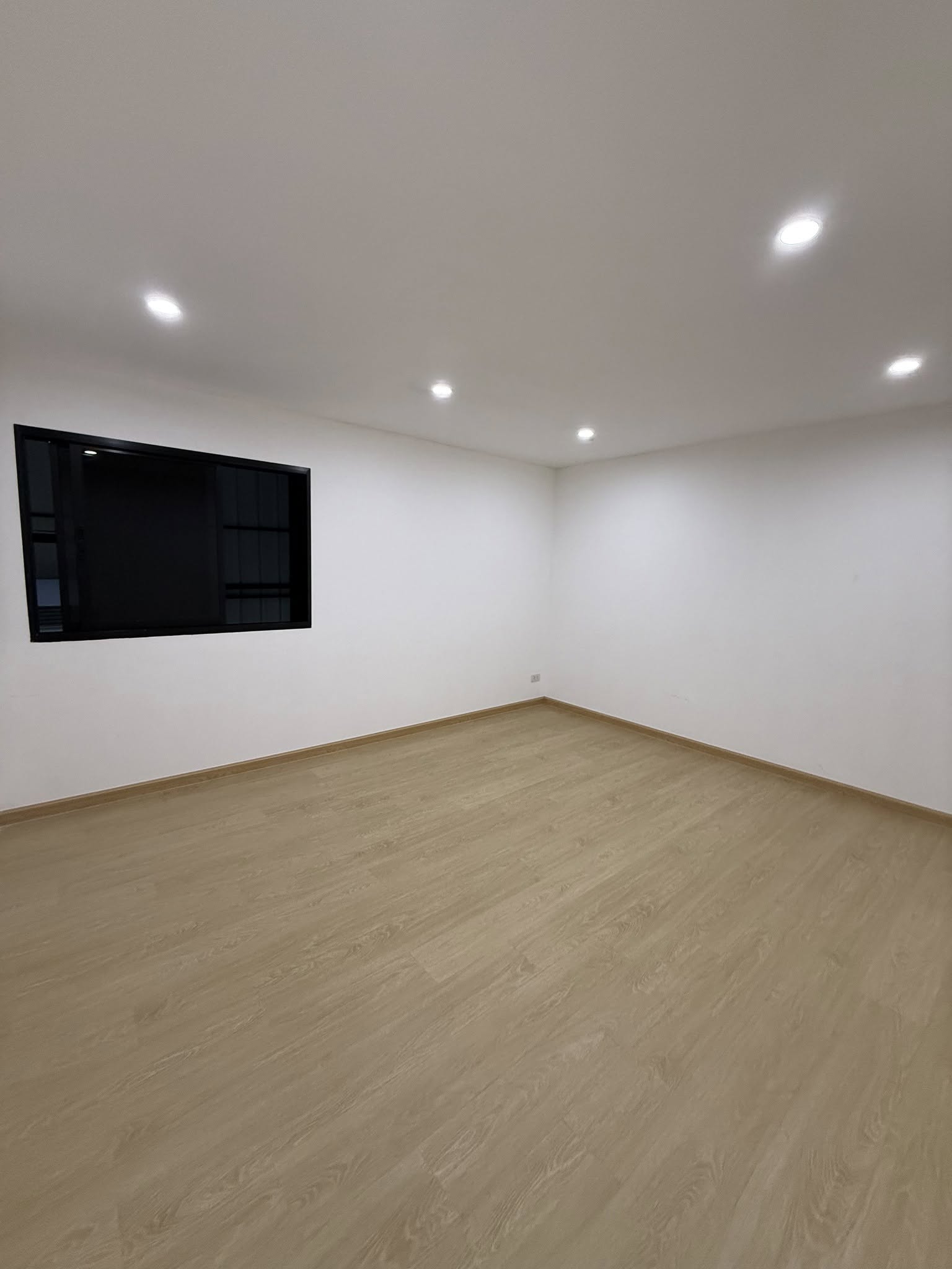 Warehouse with Office For Rent