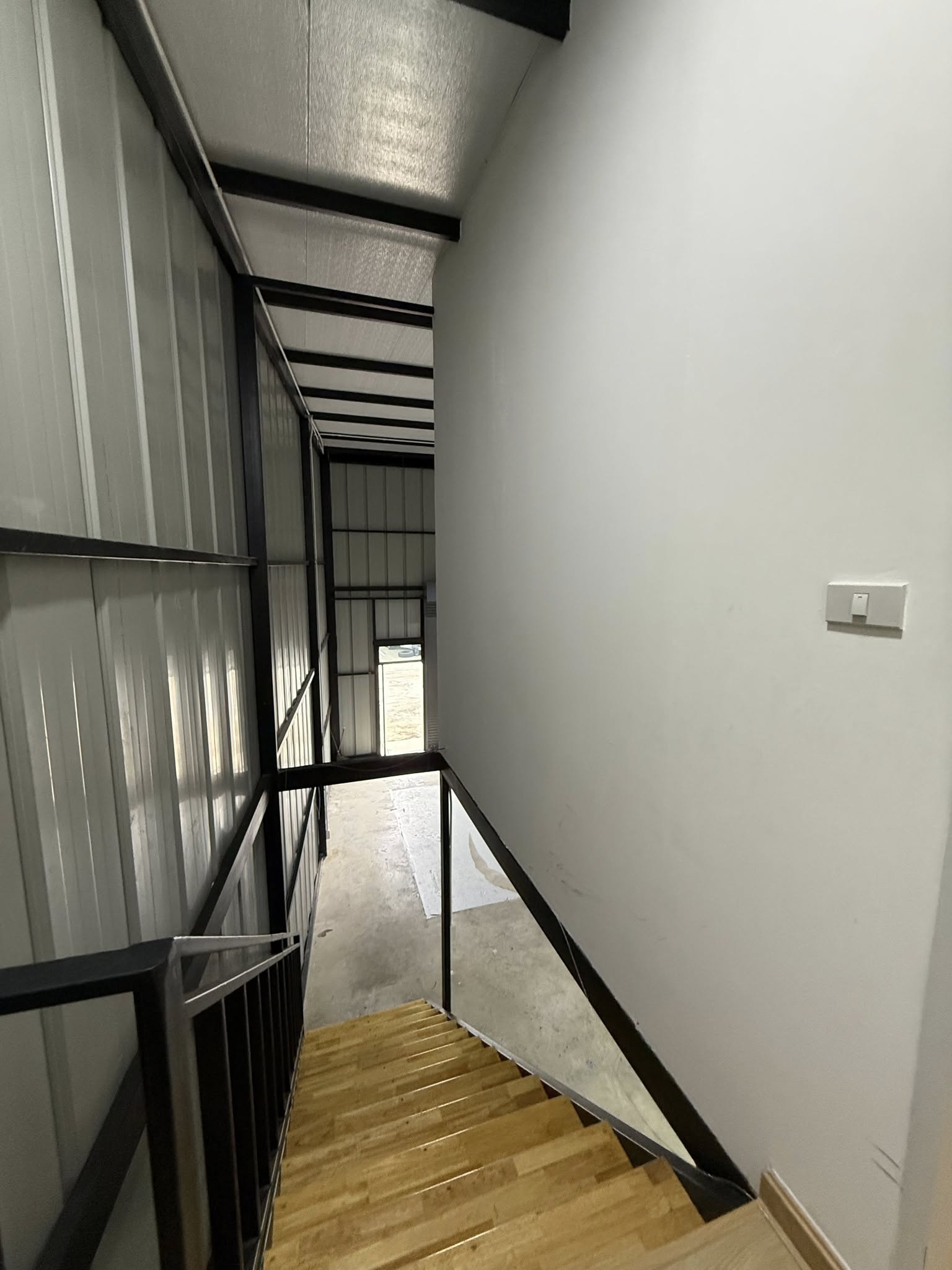 Warehouse with Office For Rent