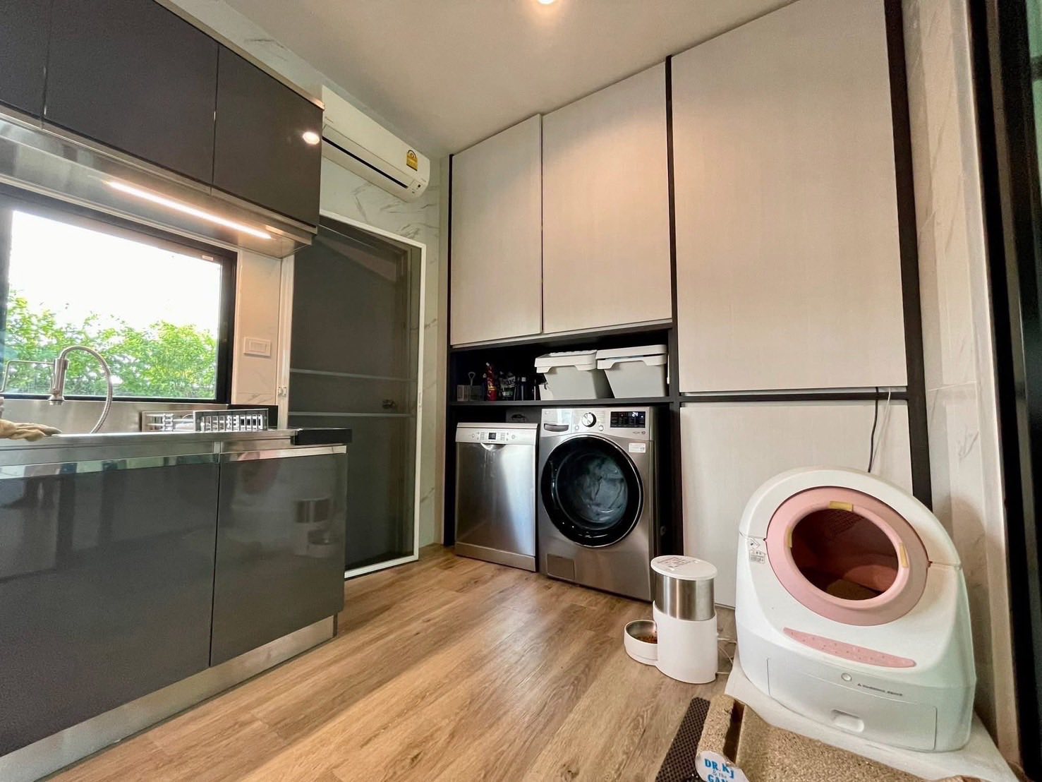 Detached House For Rent