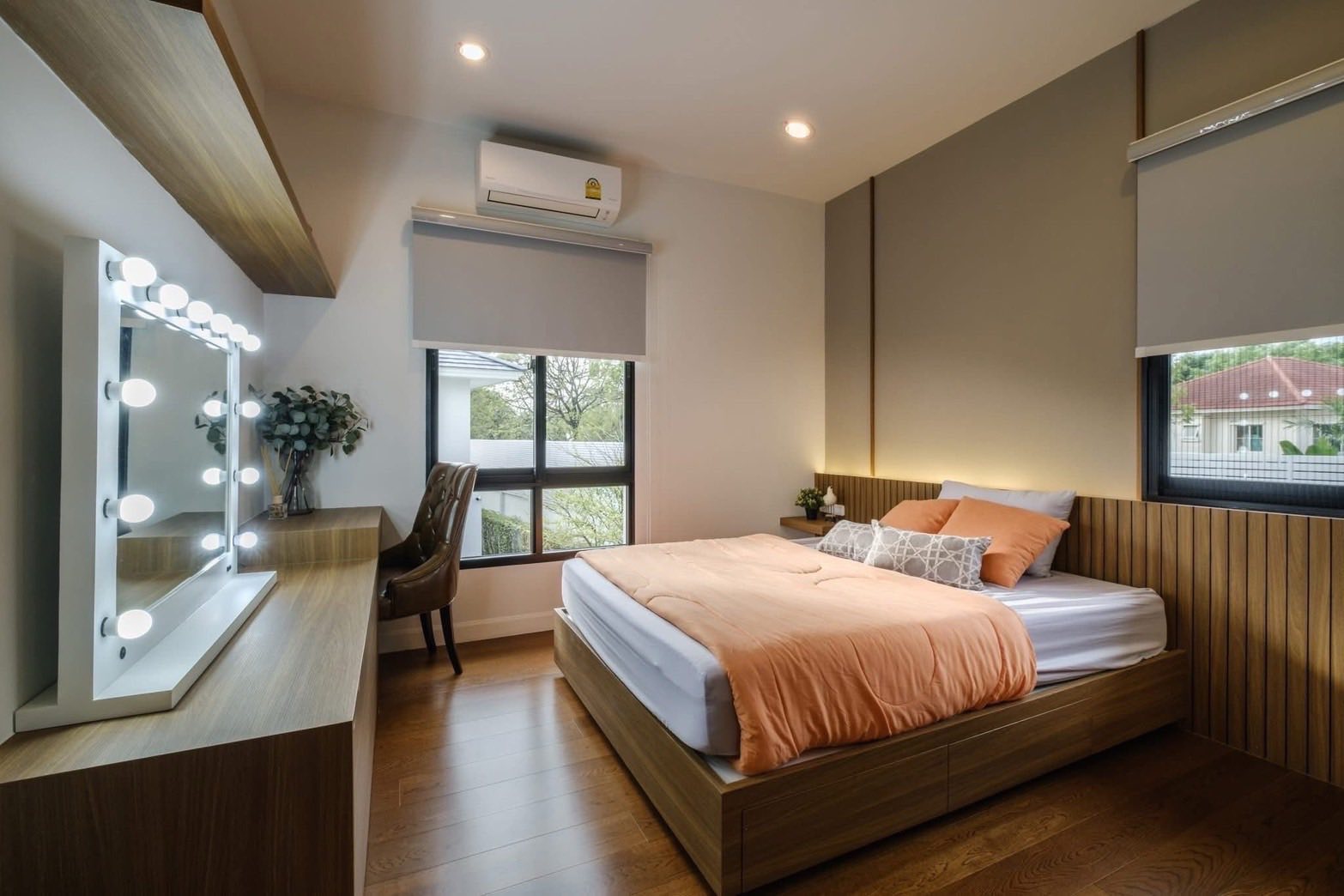 Detached House For Rent