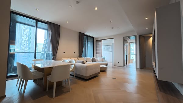 Luxury Four Bedroom Apartment For Rent