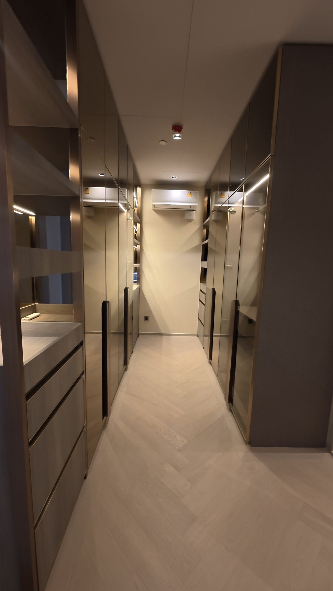 Luxury Four Bedroom Apartment For Rent