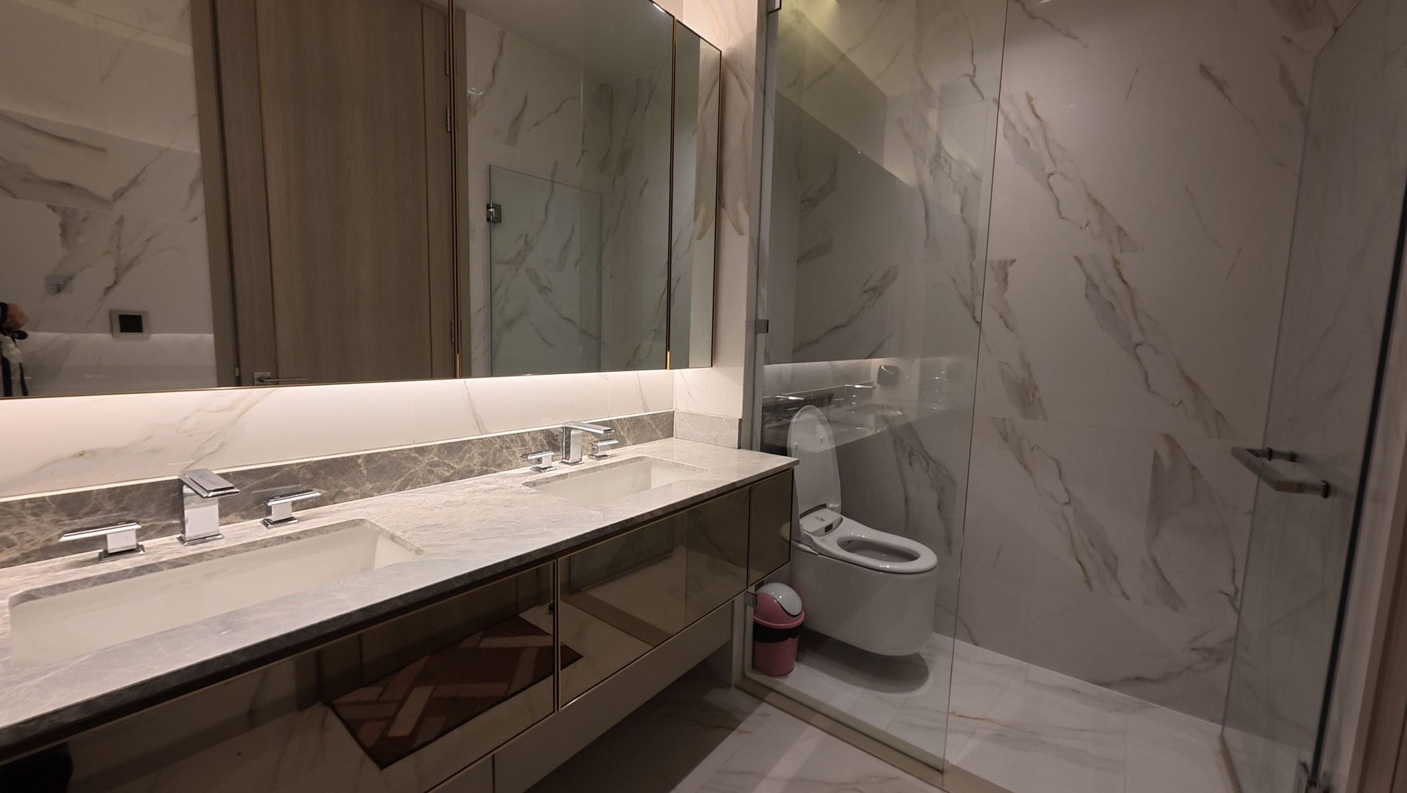 Luxury Four Bedroom Apartment For Rent