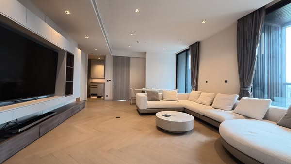 Luxury Four Bedroom Apartment For Rent