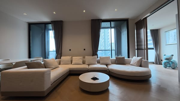 Luxury Four Bedroom Apartment For Rent