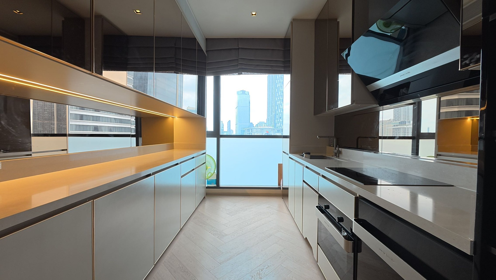 Luxury Four Bedroom Apartment For Rent