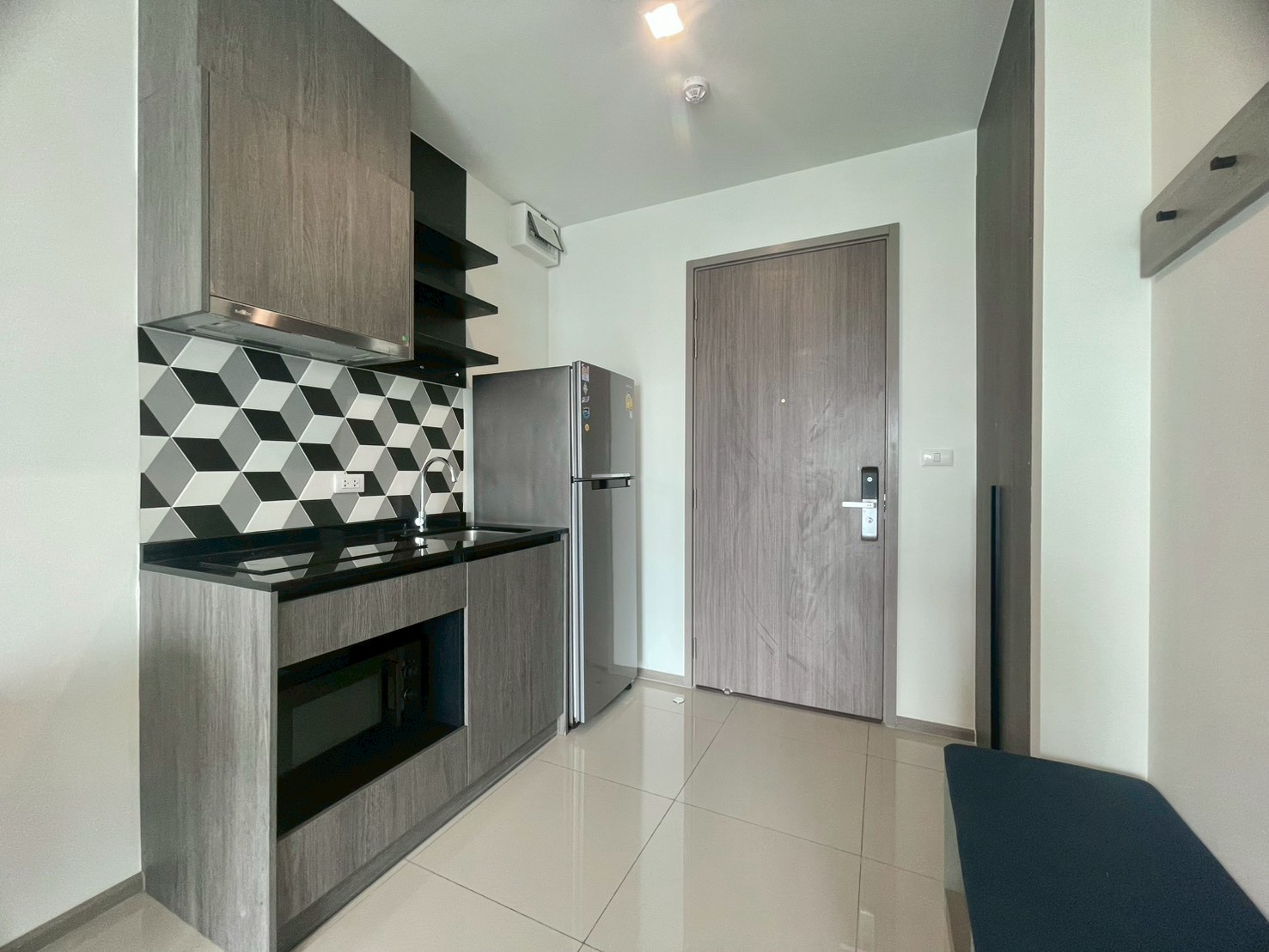 One Bedroom Condo For Rent