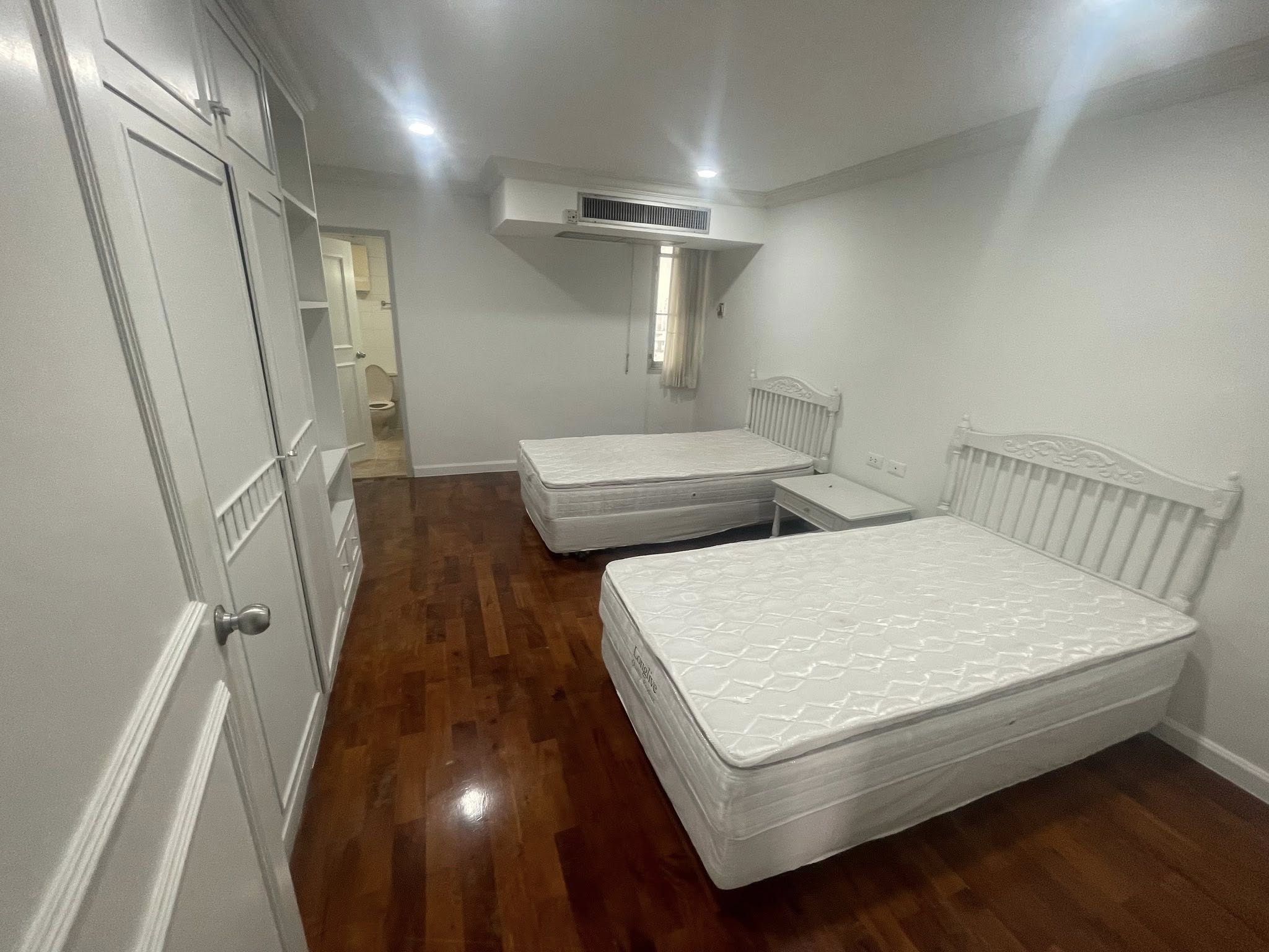 Large Three Bed Room Apartment For Sale