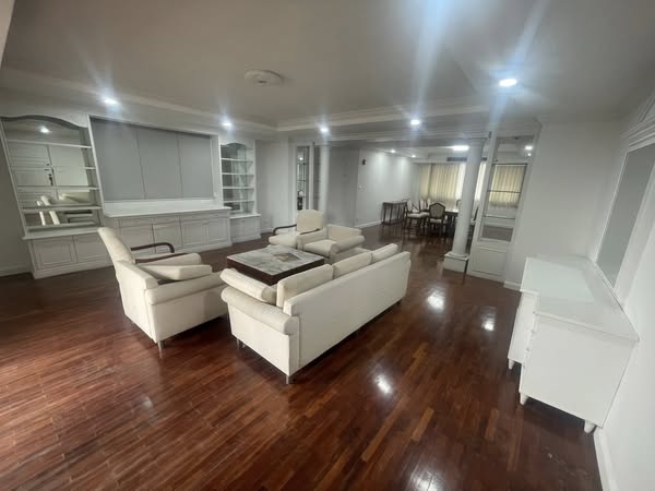 Large Three Bed Room Apartment For Sale