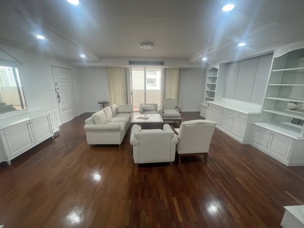 Large Three Bed Room Apartment For Sale