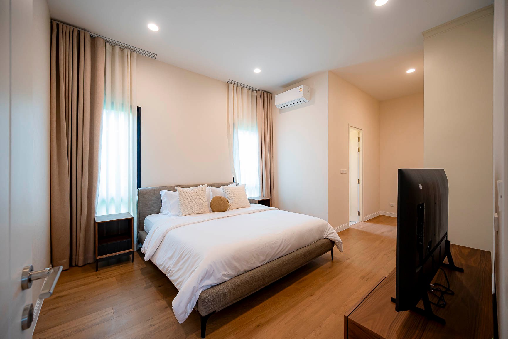 Beautiful Detached House For Rent