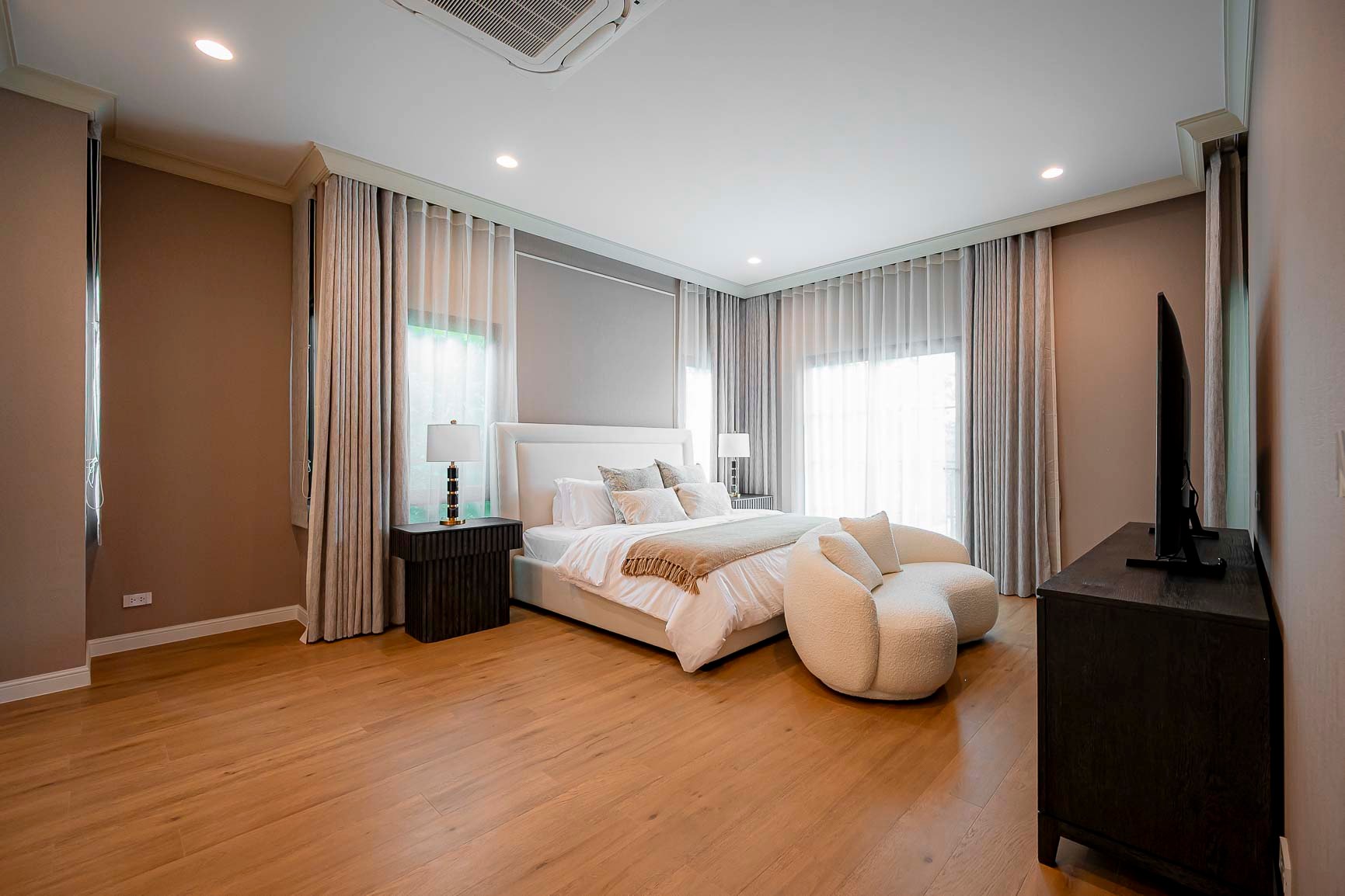 Beautiful Detached House For Rent