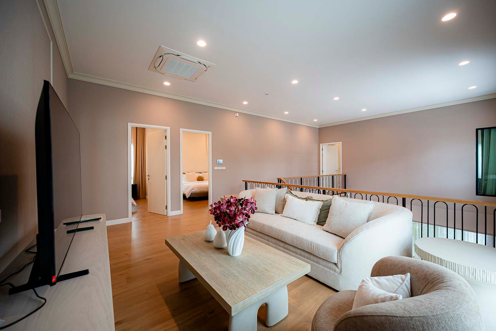Beautiful Detached House For Rent