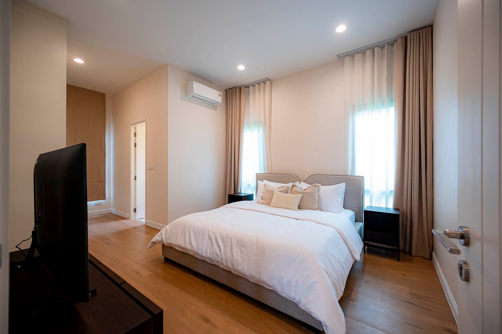 Beautiful Detached House For Rent