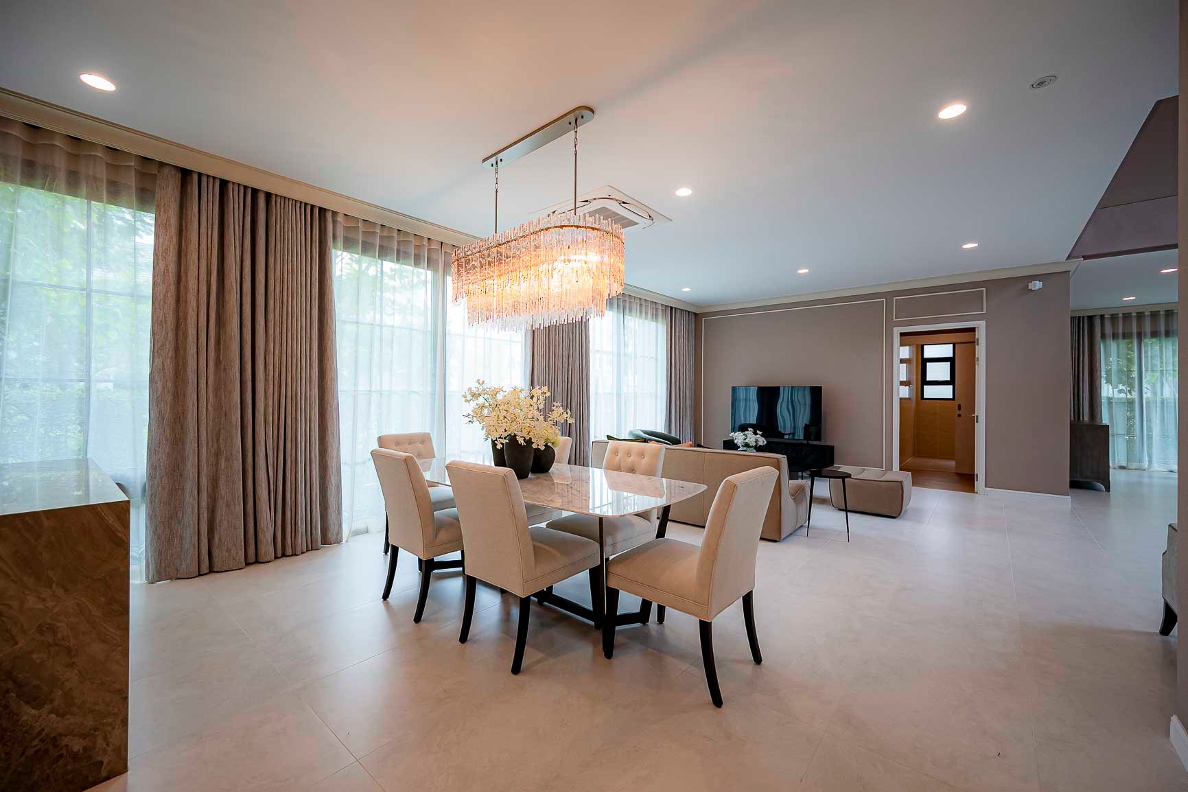 Beautiful Detached House For Rent