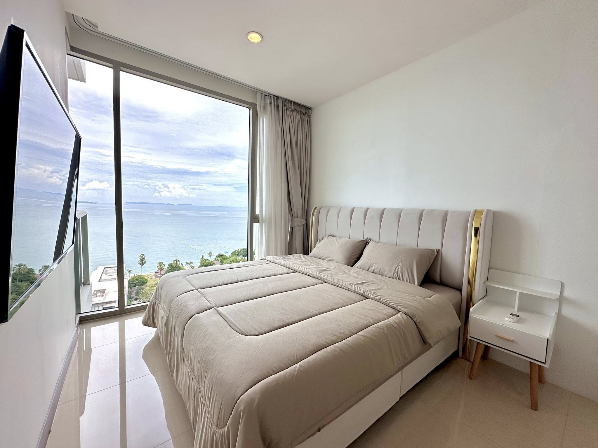 One Bedroom Condo For Rent