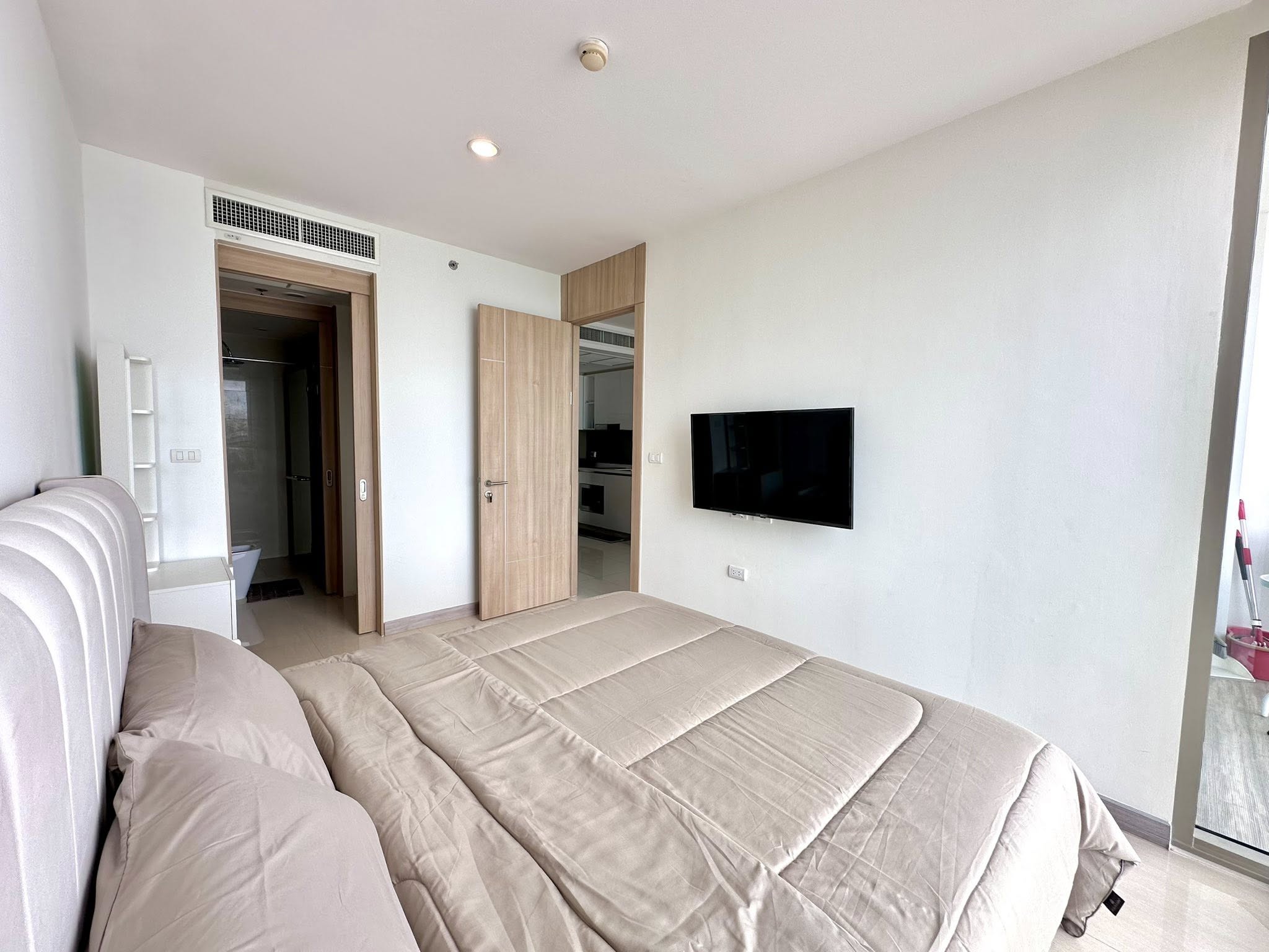 One Bedroom Condo For Rent
