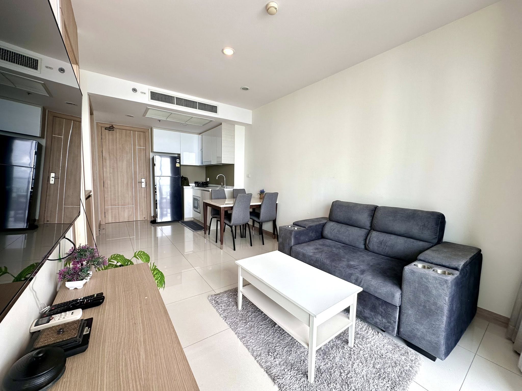 One Bedroom Condo For Rent