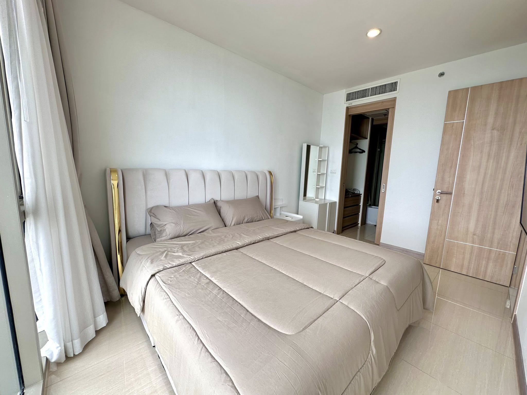 One Bedroom Condo For Rent