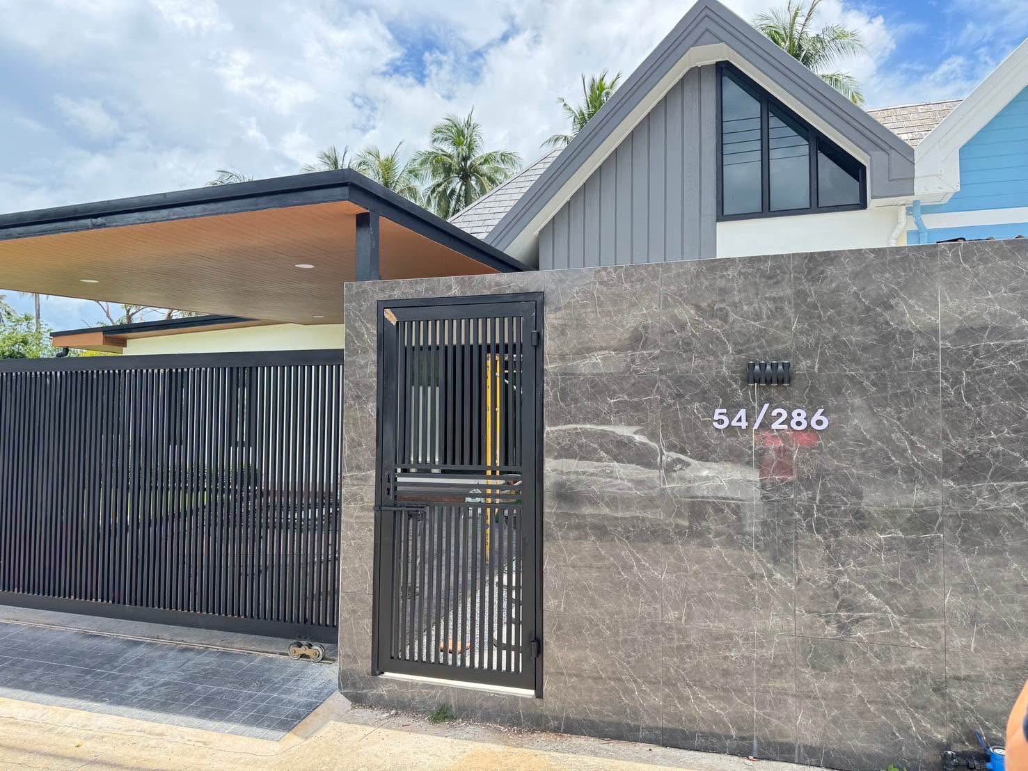Detached House For Sale