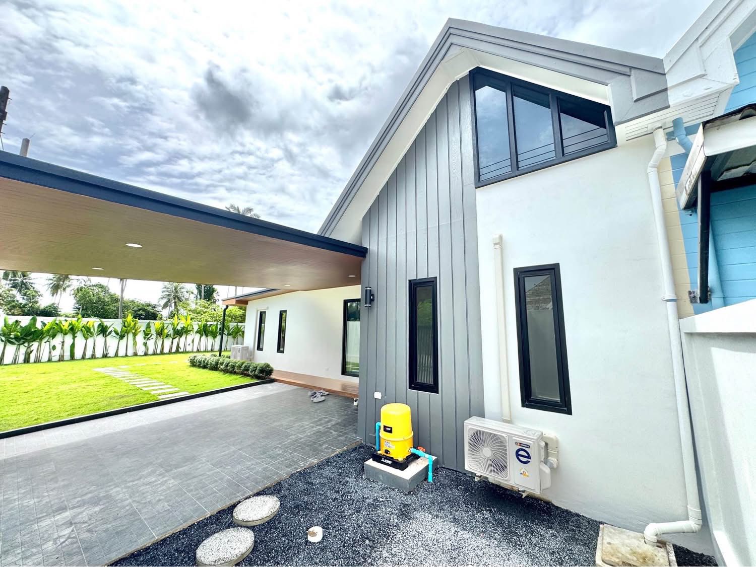 Detached House For Sale