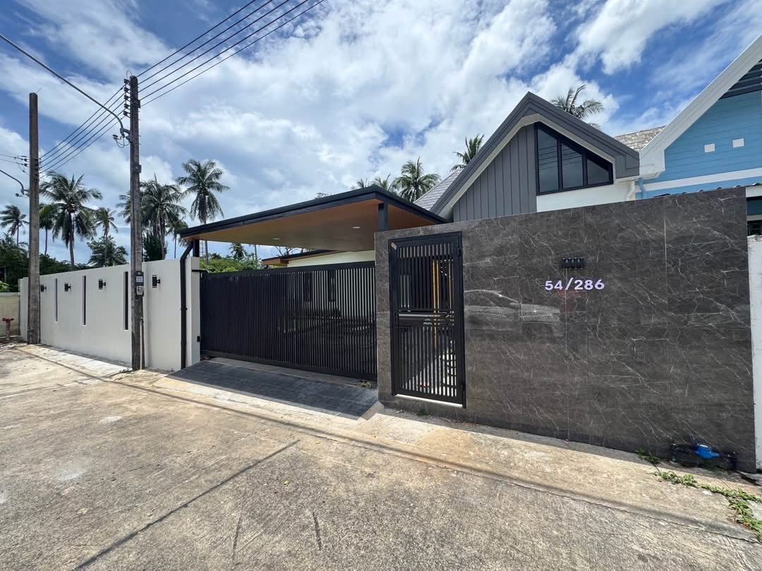 Detached House For Sale