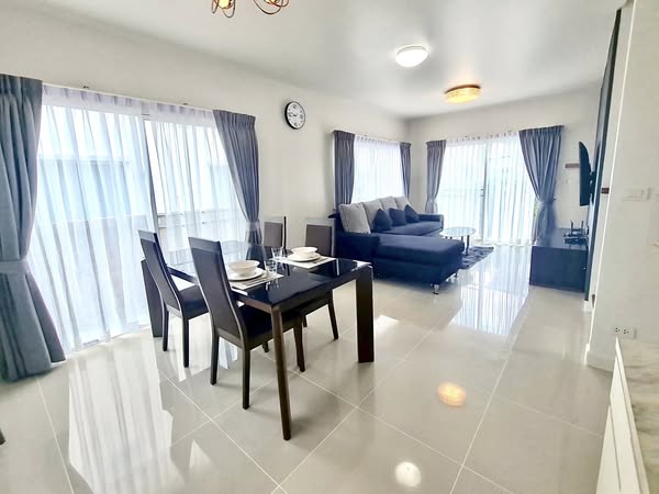 Detached House For Rent