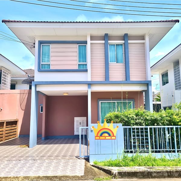 Detached House For Rent