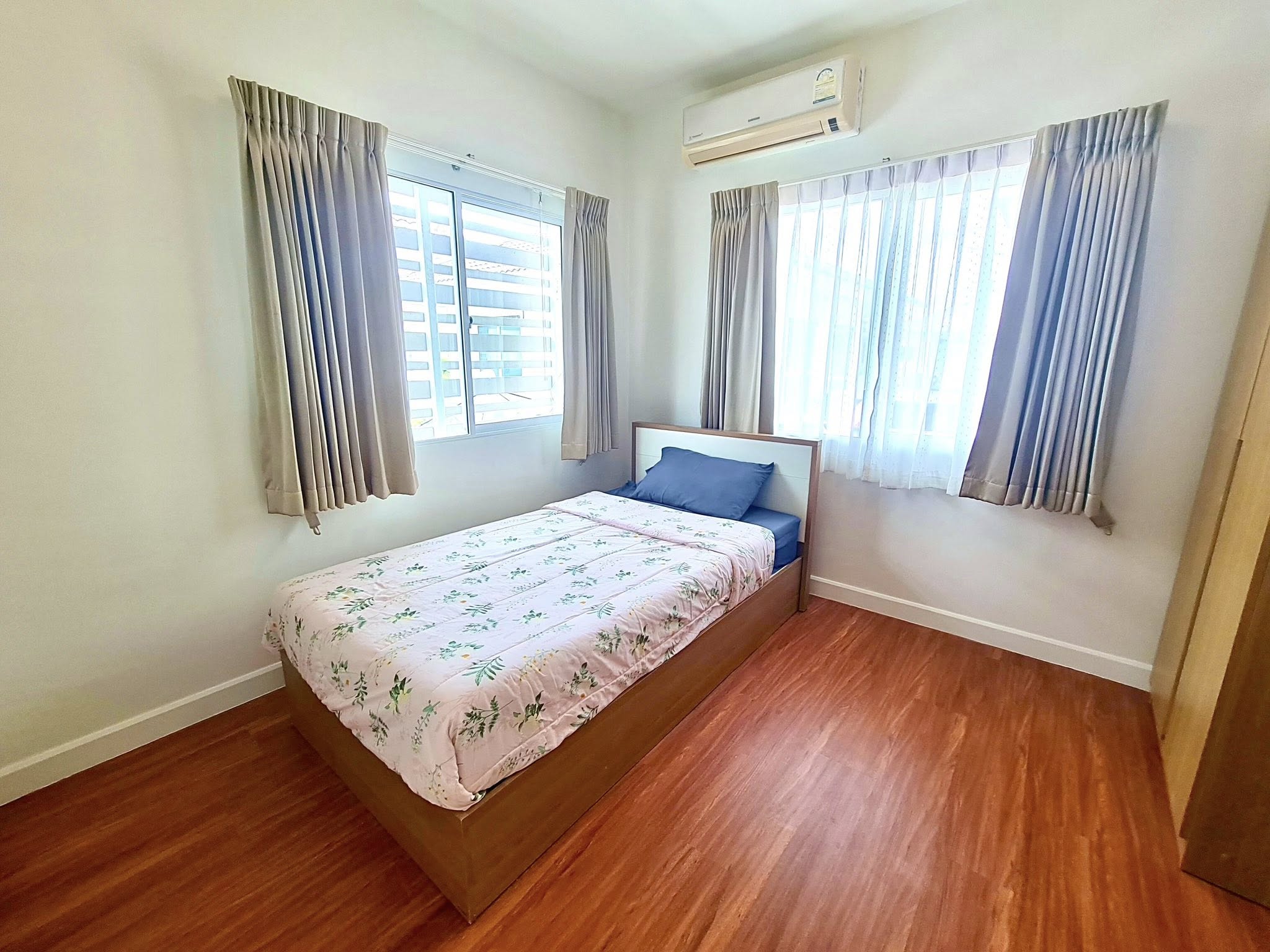 Detached House For Rent