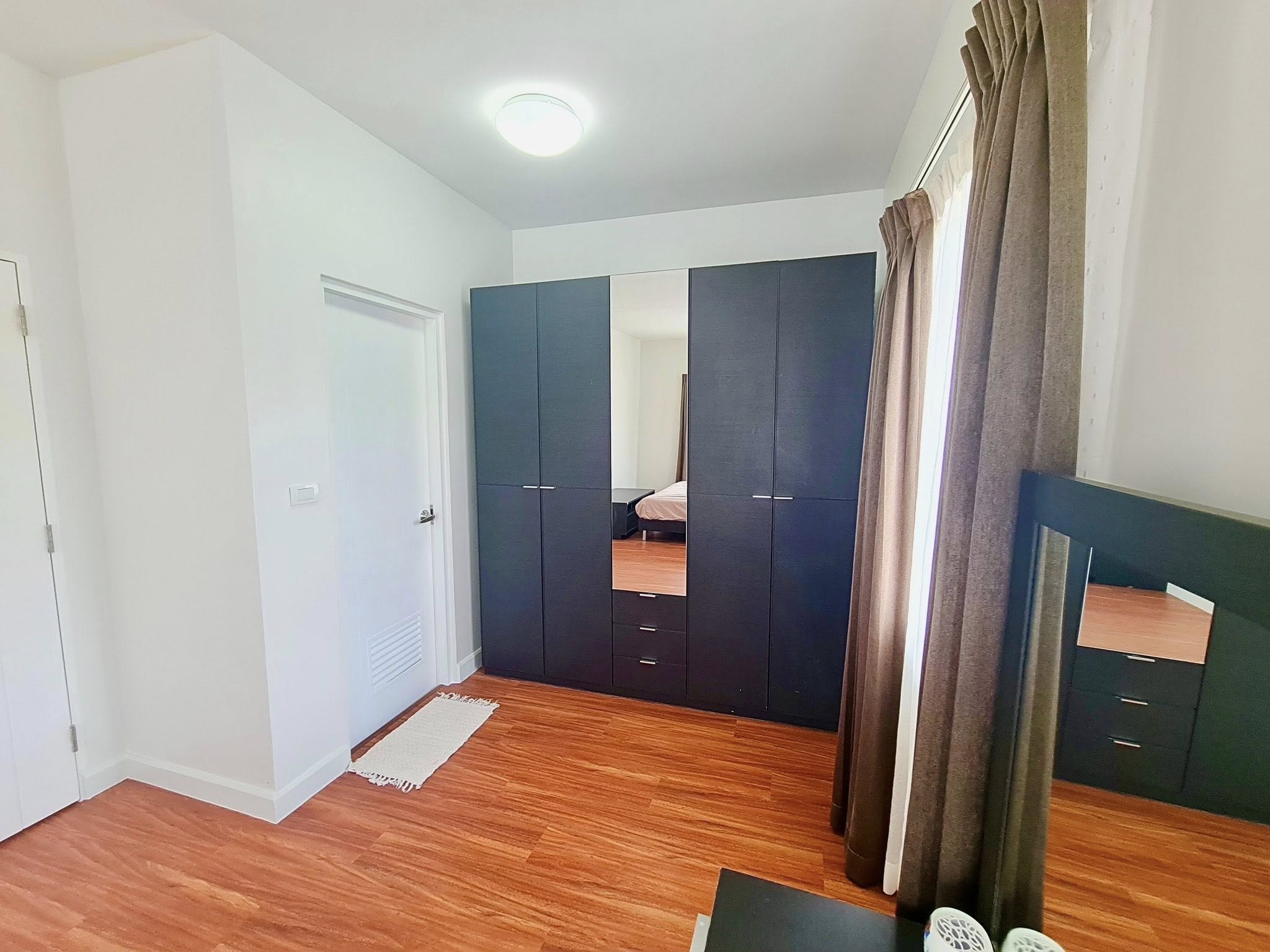 Detached House For Rent
