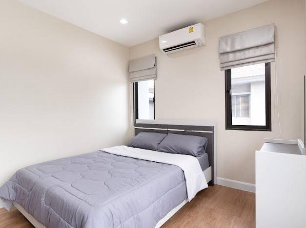 Detached House For Rent