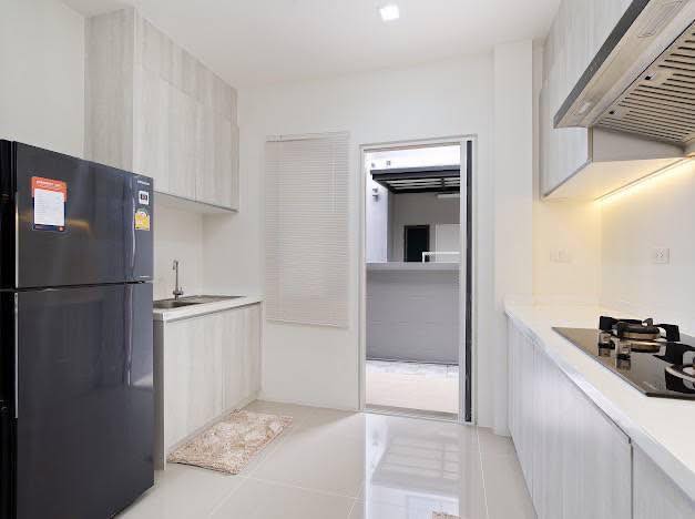 Detached House For Rent