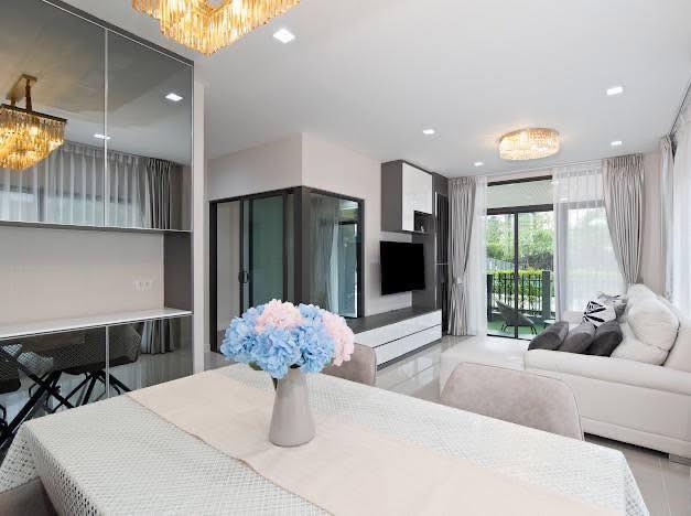 Detached House For Rent