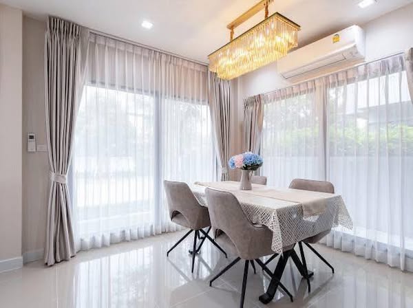 Detached House For Rent