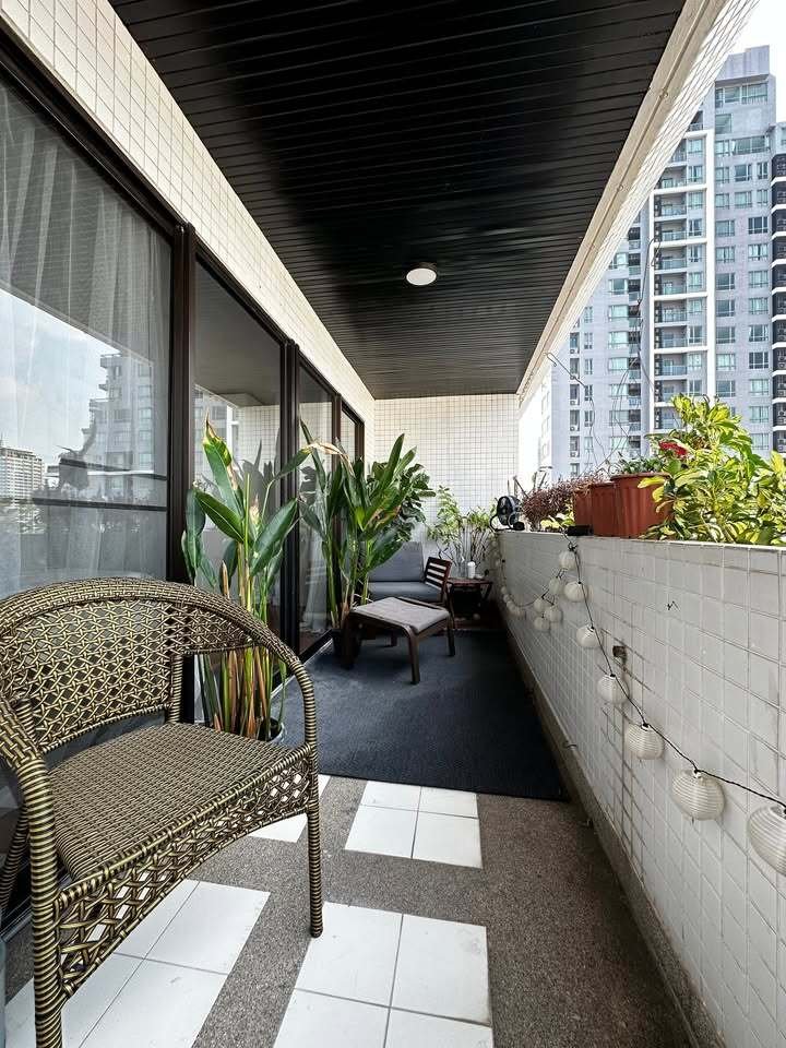Three Bedroom Condo For Rent