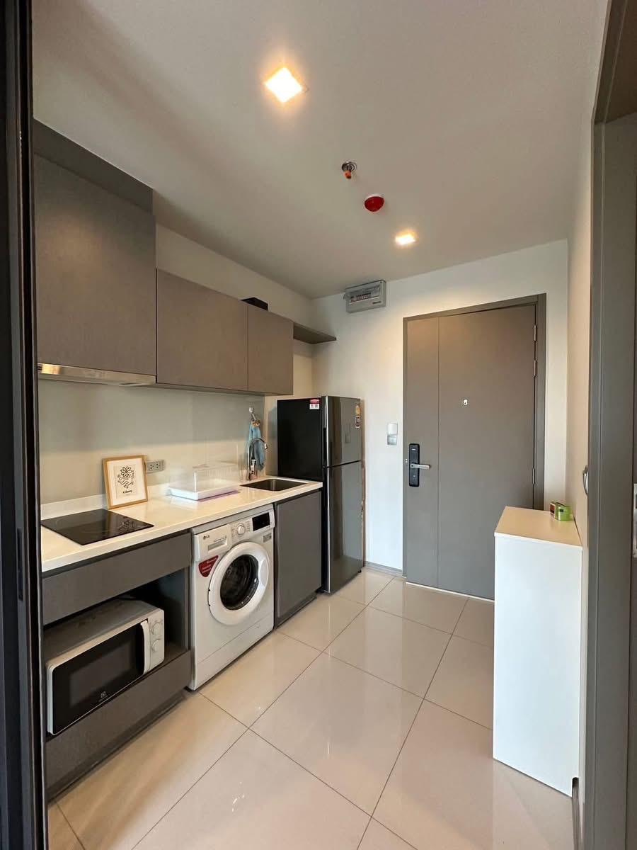 One Bedroom Condo For Rent