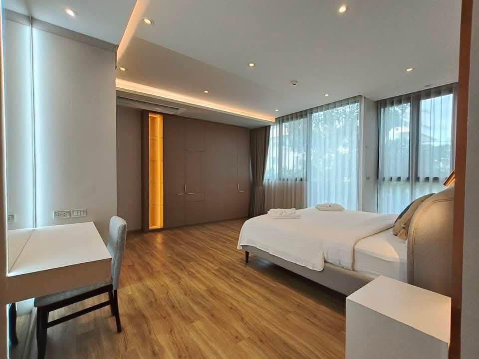 Three Bedroom Condo For Rent