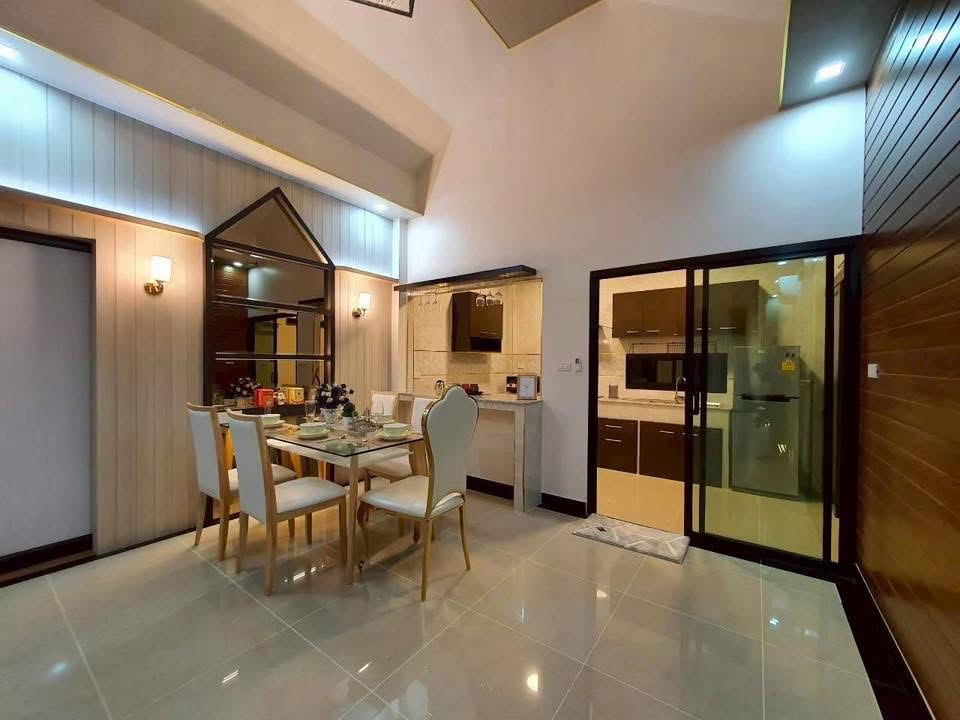 Detached House For Sale