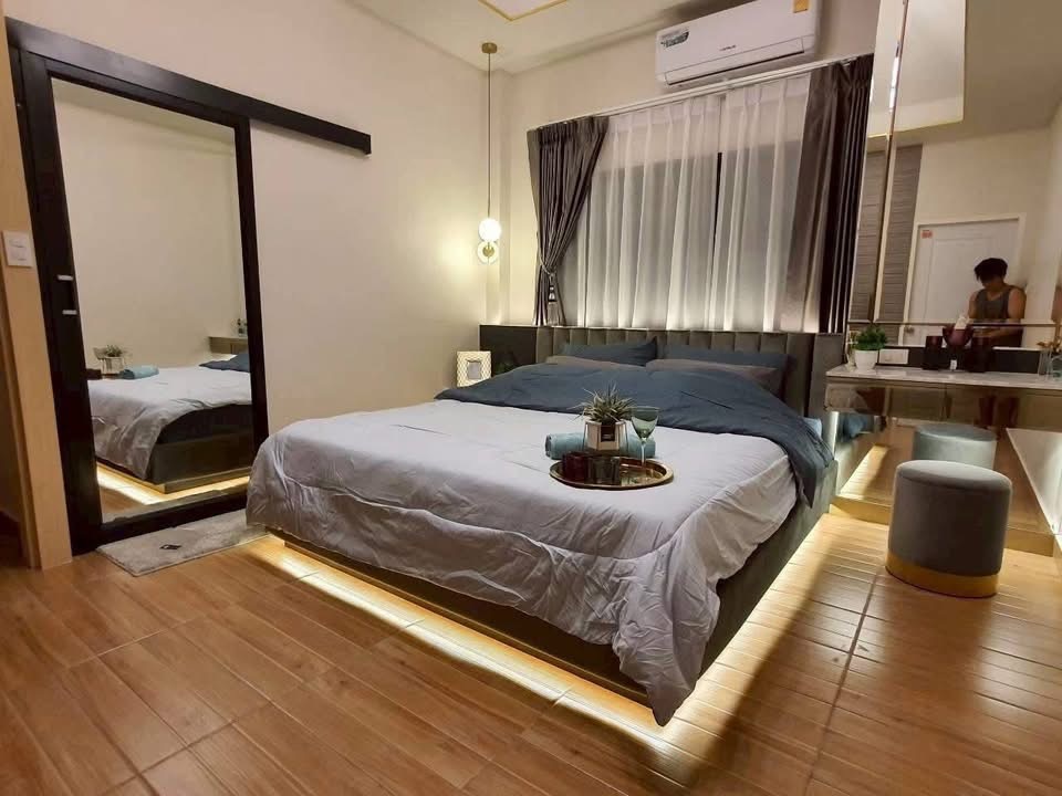 Detached House For Sale