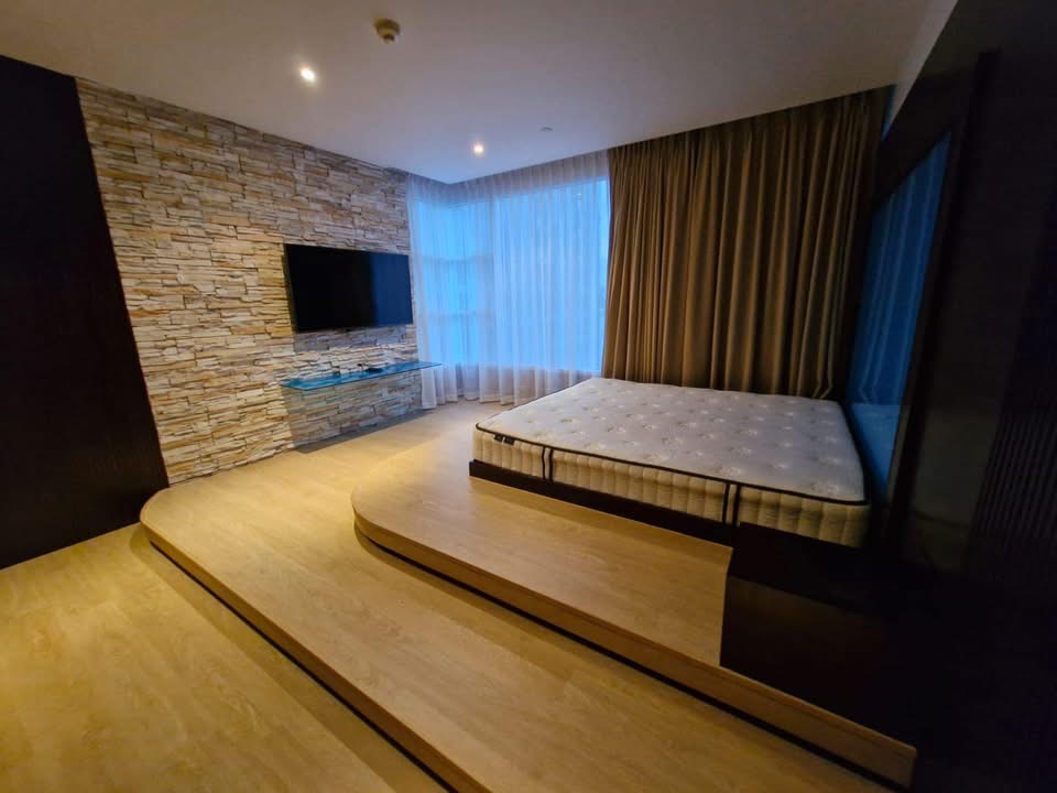 Three Bedroom Condo For Rent